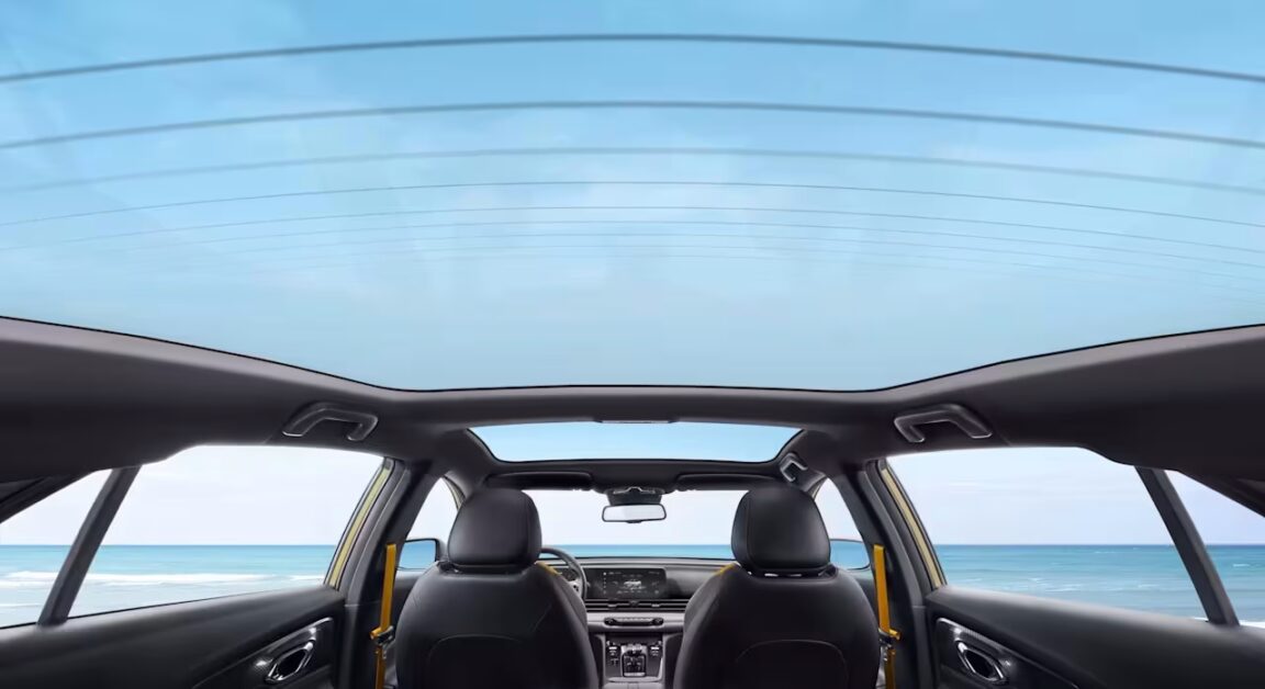 جي إيه سي إمباو 2026: هل تستحق الشراء؟ مراجعة شاملة للأداء، العيوب والمواصفات الكاملة 4 سقف جي إيه سي إمباو 2026