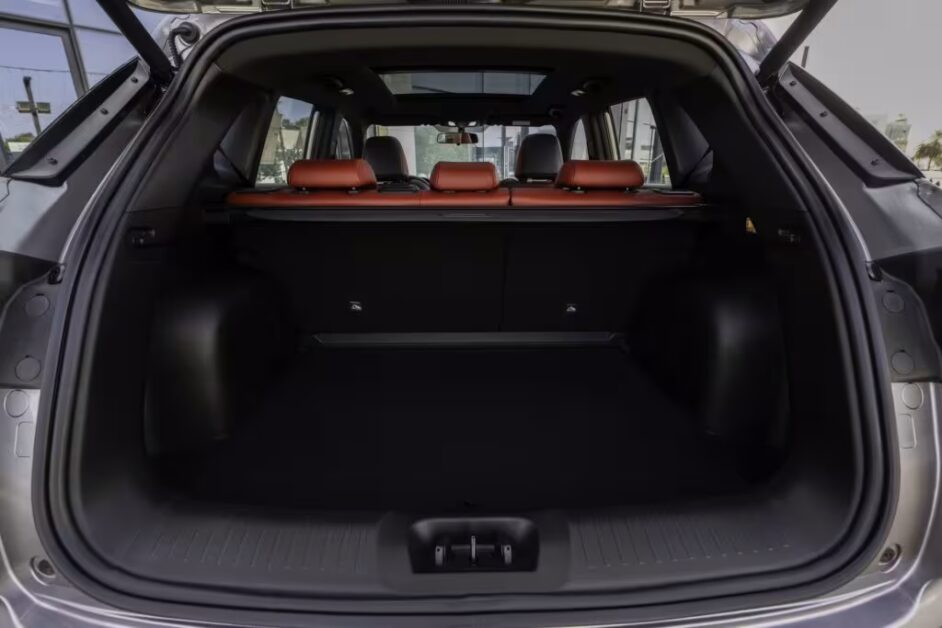 شانجان CS35 بلس 2026: هل هي حقا صدمة المنافسين؟ اكتشف لماذا يعشقها الجميع 7 صندوق شانجان cs35 بلس 2026