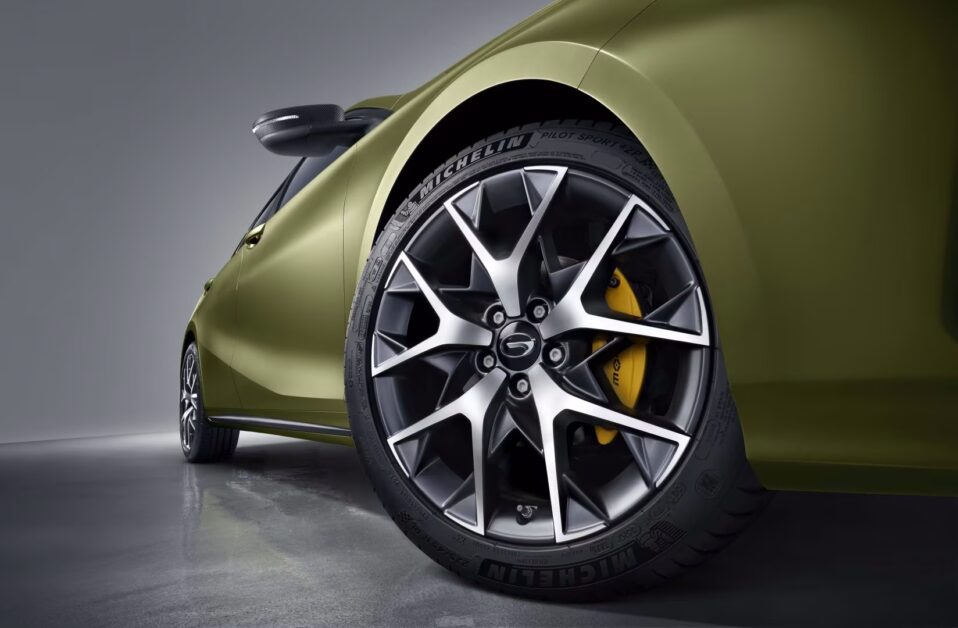 جي إيه سي إمباو 2026: هل تستحق الشراء؟ مراجعة شاملة للأداء، العيوب والمواصفات الكاملة 3 عجلة جي إيه سي إمباو 2026