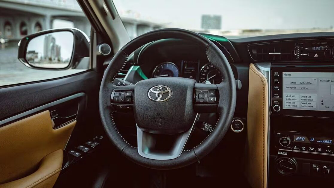 عجلة قيادة تويوتا فورتشنر 2026