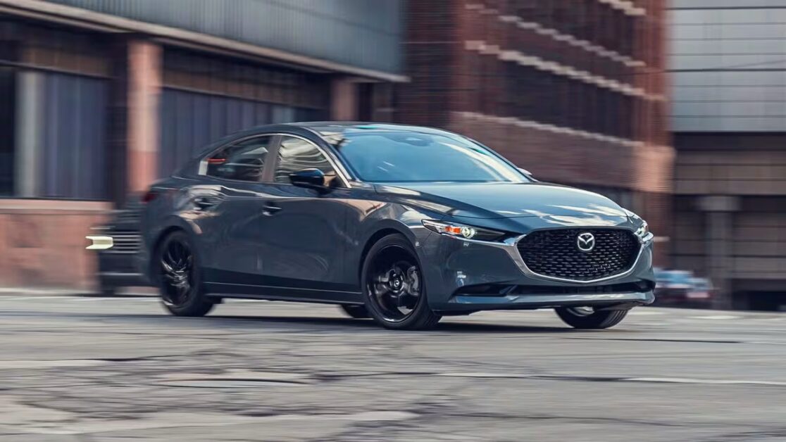 مازدا 3 2026: هل هي ملكة الفخامة ؟ مراجعة شاملة للمميزات والعيوب 1 مازدا 3 2026