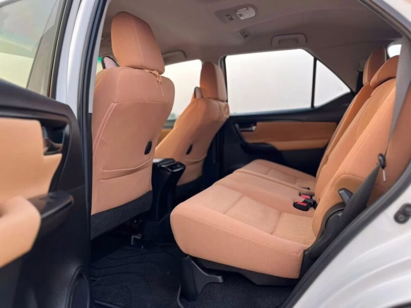 مقاعد تويوتا فورتشنر 2026 الخلفية