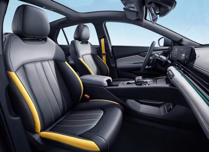 جي إيه سي إمباو 2026: هل تستحق الشراء؟ مراجعة شاملة للأداء، العيوب والمواصفات الكاملة 7 مقاعد جي إيه سي إمباو 2026