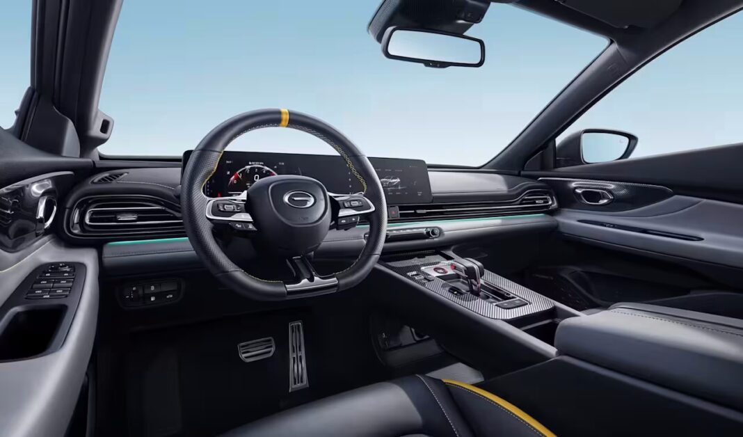 جي إيه سي إمباو 2026: هل تستحق الشراء؟ مراجعة شاملة للأداء، العيوب والمواصفات الكاملة 8 مقصورة جي إيه سي إمباو 2026