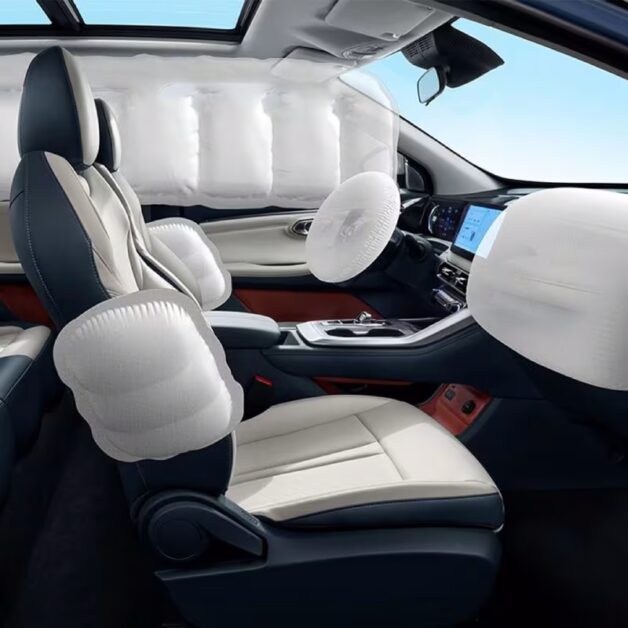 جي إيه سي إمباو 2026: هل تستحق الشراء؟ مراجعة شاملة للأداء، العيوب والمواصفات الكاملة 10 وسائد هوائية جي إيه سي إمباو 2026