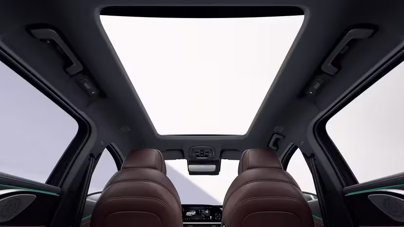 إكسيد TXL 2026: هل ستطيح بالعمالقة الألمان؟ مفاجأة الأداء والفخامة التي لم تتوقعها! 11 سقف إكسيد txl 2026