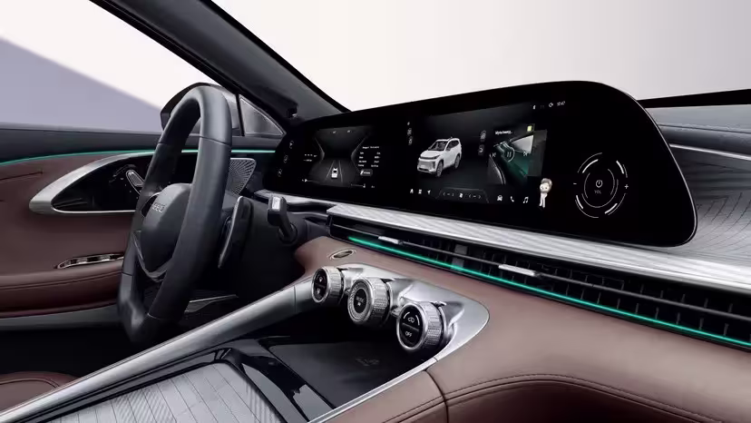 إكسيد TXL 2026: هل ستطيح بالعمالقة الألمان؟ مفاجأة الأداء والفخامة التي لم تتوقعها! 8 شاشة إكسيد txl 2026