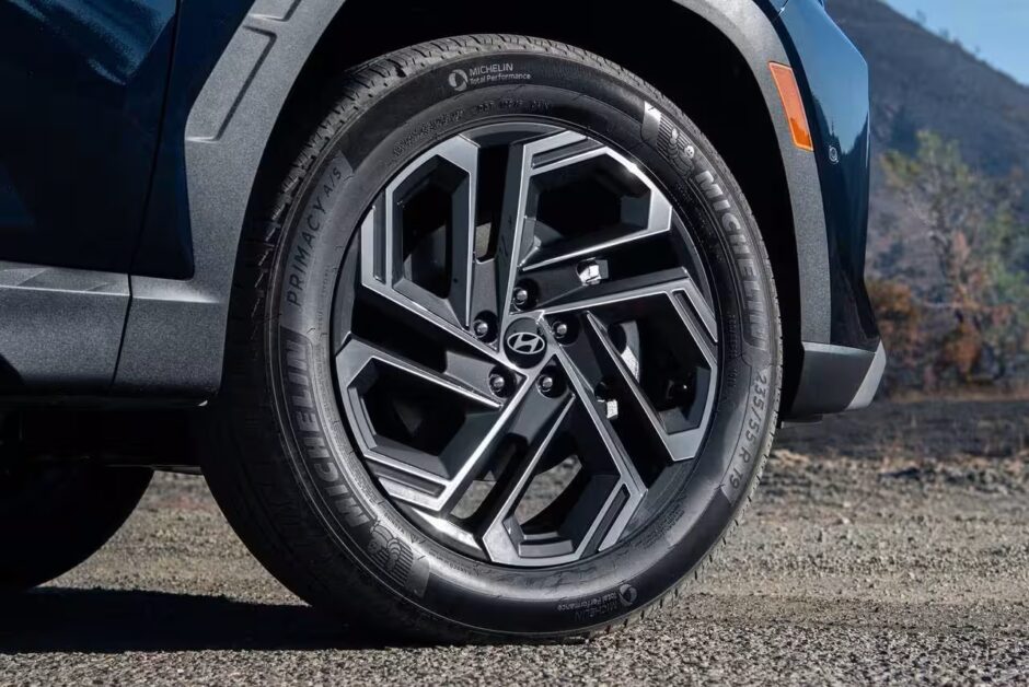 هيونداي توسان 2026 الجديدة: نظرة شاملة على المواصفات، الأسعار وأبرز التحديثات 6 عجلة هيونداي توسان 2026