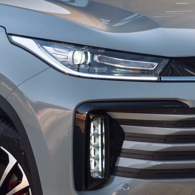 إكسيد TXL 2026: هل ستطيح بالعمالقة الألمان؟ مفاجأة الأداء والفخامة التي لم تتوقعها! 4 مصابيح إكسيد txl 2026الأمامية