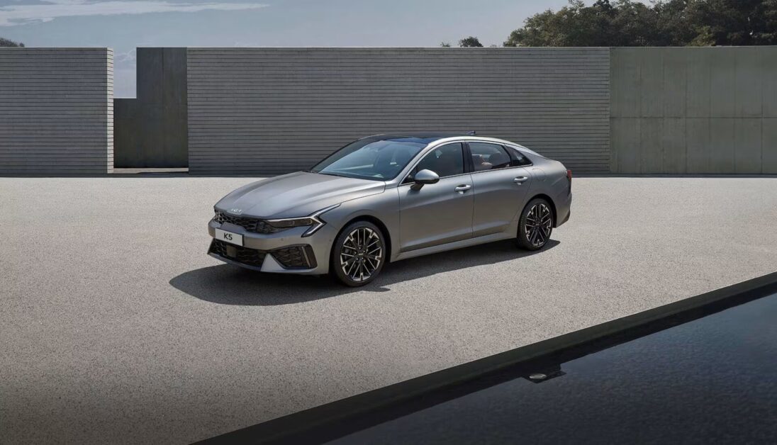 أسعار كيا K5 2026 الرسمية في الإمارات