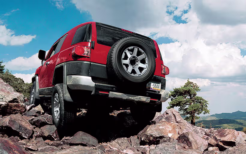 أسعار ومواصفات تويوتا اف جاي كروزر 2026 في الإمارات