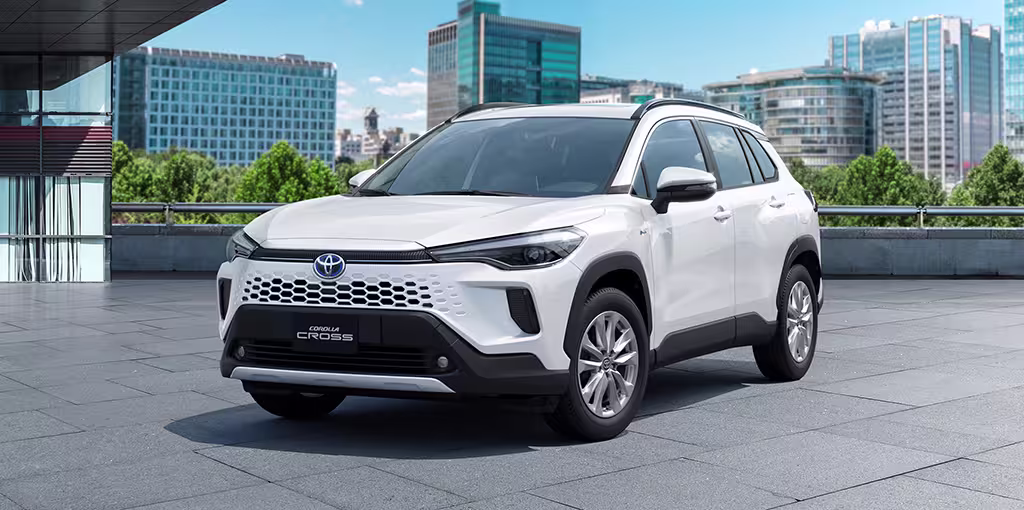 سعر ومواصفات تويوتا كورولا كروس 2026 في الإمارات