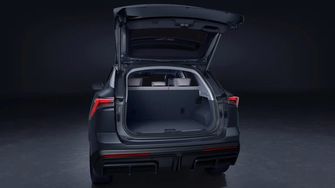 جيتور داشينج 2026: هل هي سيارة فضاء أم SUV؟ اكتشف السعر والمواصفات التي صدمت المنافسين! 3 صندوق تحميل جيتور داشينج 2026