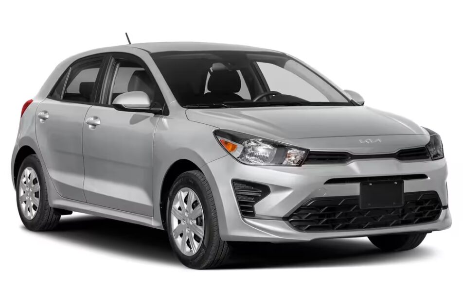 كيا ريو هاتشباك 2026 في الإمارات