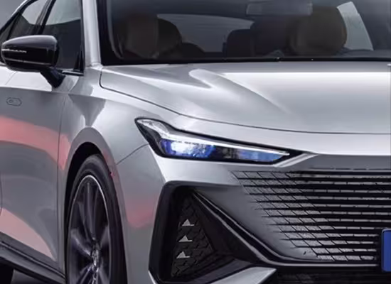 شانجان يوني في 2026: الوحش القادم الذي كسر قواعد اللعبة هل يتفوق على السيارات الأوروبية؟ 4 مصابيح شانجان يوني في 2026