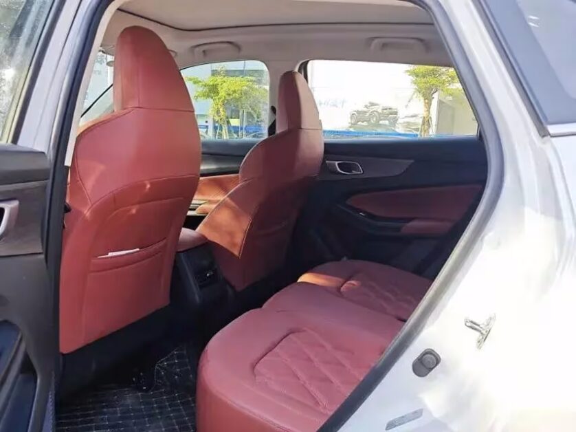 شانجان CS55 بلس 2026: هل هي "مرسيدس الصين" القادمة؟ اكتشف السعر والمواصفات! 5 مقاعد شانجان cs55 بلس 2026 الخلفية