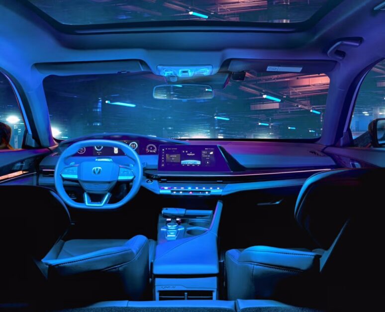 شانجان يوني في 2026: الوحش القادم الذي كسر قواعد اللعبة هل يتفوق على السيارات الأوروبية؟ 7 مقصورة شانجان يوني في 2026